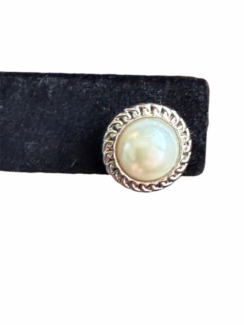 Silver Faux Pearl Stud Earrings Rope Border Classic Vintage Style - Picture 3 of 8